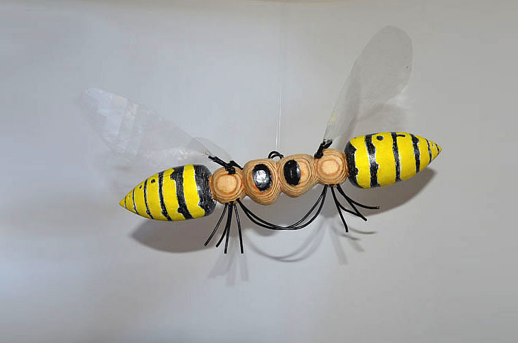 kissing bees